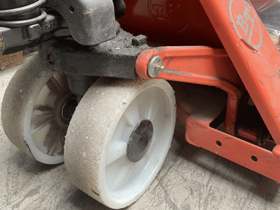 plots signalétiques pneus recyclés